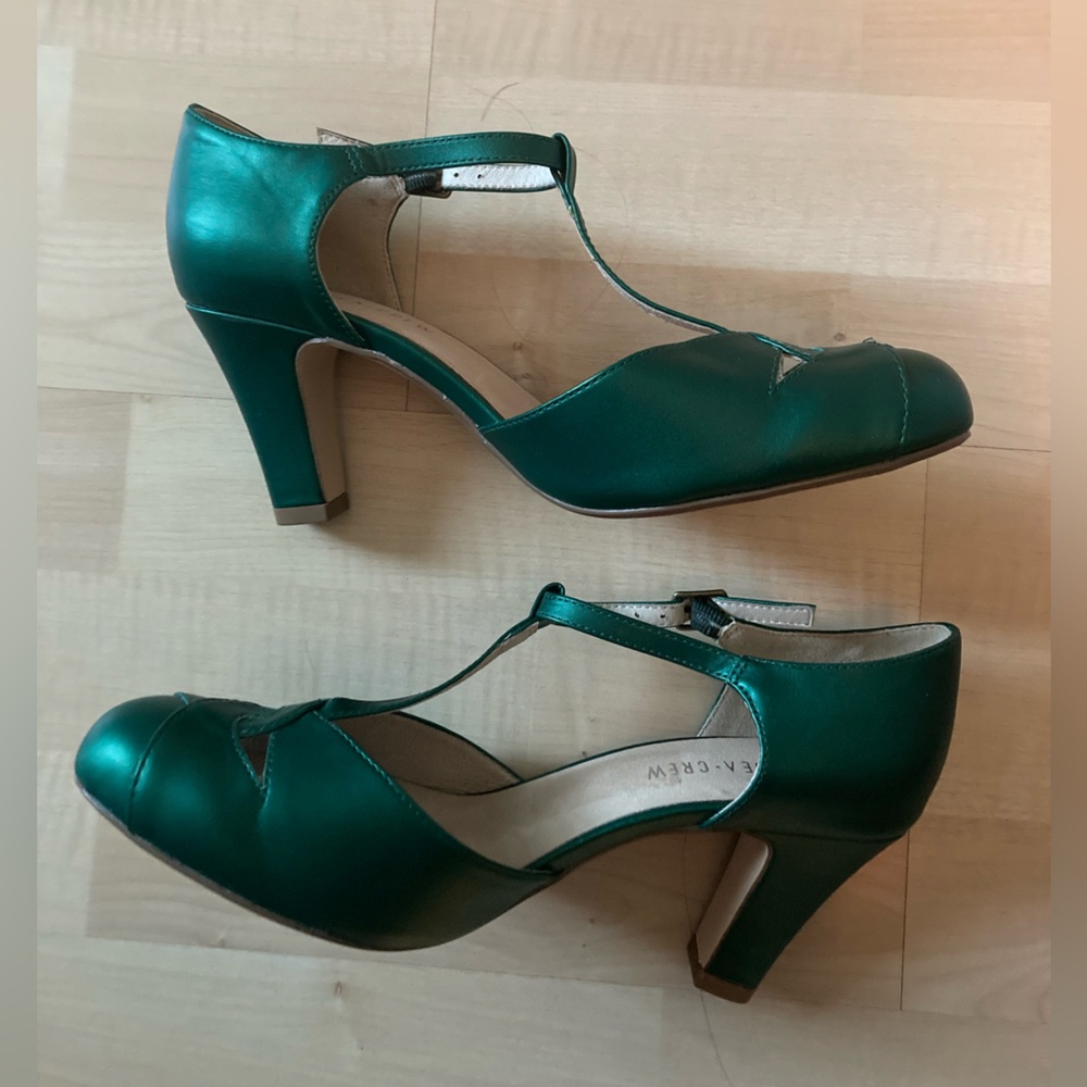 Chelsea Crew Glinda Green T-Strap Heels 41